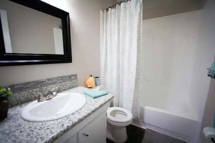 Rental by Apartment Wolf | Legends of Memorial Apartments | 915 Silber Rd, Houston, TX 77024 | apartmentwolf.com