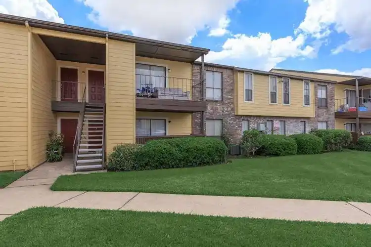 Rental by Apartment Wolf | Rainy Meadows | 12345 Bob White Dr, Houston, TX 77035 | apartmentwolf.com