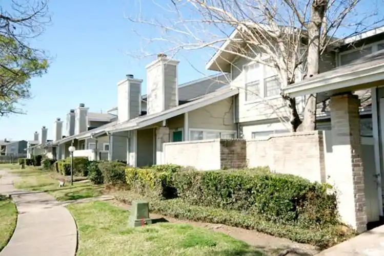 Rental by Apartment Wolf | Sunswept Townhomes | 12247 Sunset Meadow Ln, Houston, TX 77035 | apartmentwolf.com