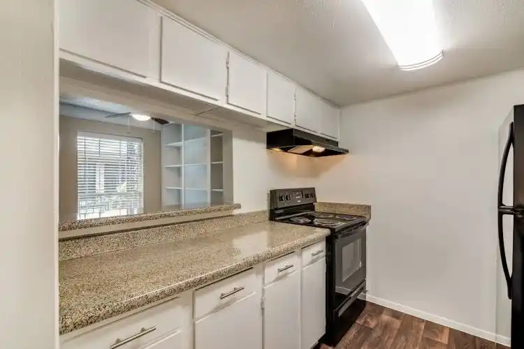 Rental by Apartment Wolf | Allen House Apartments | 3433 W Dallas St, Houston, TX 77019 | apartmentwolf.com