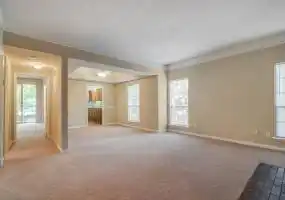 Rental by Apartment Wolf | Allen House Apartments | 3433 W Dallas St, Houston, TX 77019 | apartmentwolf.com