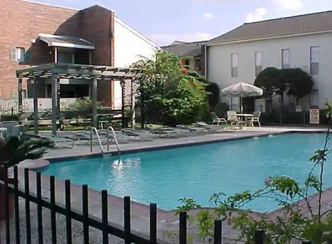 Rental by Apartment Wolf | Crossview Court | 2929 Crossview Dr, Houston, TX 77063 | apartmentwolf.com