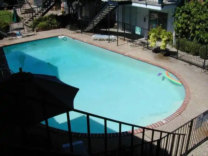 Rental by Apartment Wolf | Westbriar | 2530 Briar Ridge Dr, Houston, TX 77057 | apartmentwolf.com