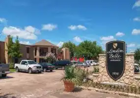 Rental by Apartment Wolf | London Belle | 7878 Spencer Hwy, Pasadena, TX 77505 | apartmentwolf.com