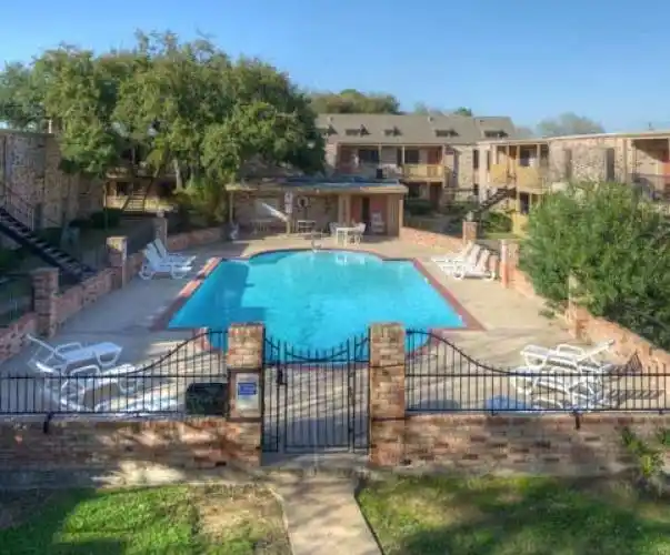 Rental by Apartment Wolf | London Belle | 7878 Spencer Hwy, Pasadena, TX 77505 | apartmentwolf.com