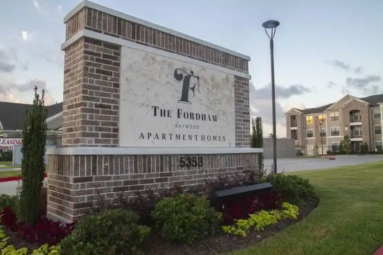 Rental by Apartment Wolf | The Fordham at Baywood | 5353 Space Center Blvd, Pasadena, TX 77505 | apartmentwolf.com