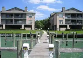 Rental by Apartment Wolf | Pirates Landing | 2727 Nasa Road 1, Seabrook, TX 77586 | apartmentwolf.com