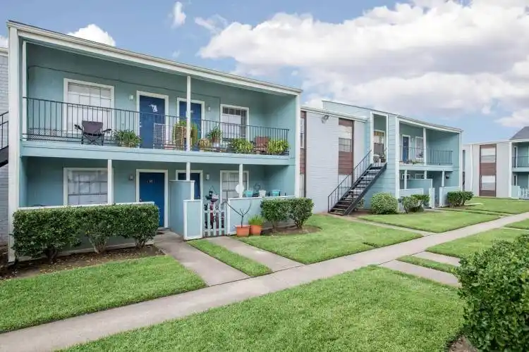 Rental by Apartment Wolf | Banyan Cove | 3001 E League City Pky, League City, TX 77573 | apartmentwolf.com