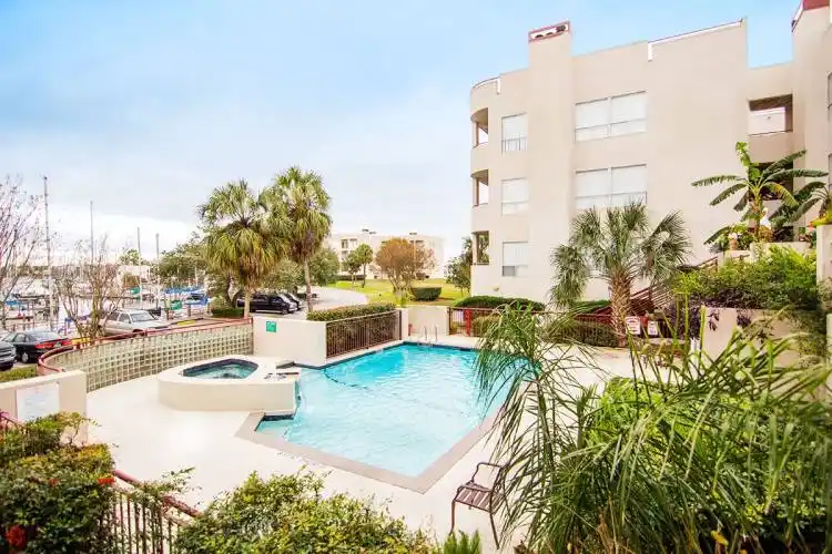 Rental by Apartment Wolf | Legend Point | 1300 Marina Bay Dr, Kemah, TX 77565 | apartmentwolf.com