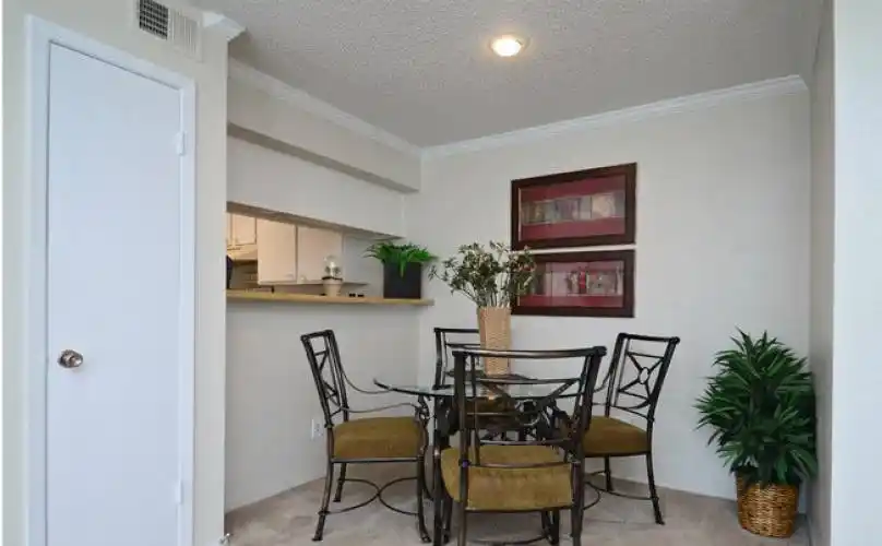 Rental by Apartment Wolf | Windsor Court | 247 E Southwest Pky, Lewisville, TX 75067 | apartmentwolf.com