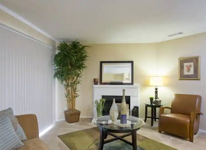 Rental by Apartment Wolf | Oaks of Lewisville | 200 Oak Knoll Cir, Lewisville, TX 75067 | apartmentwolf.com