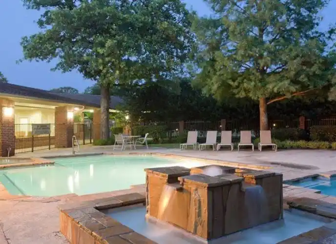 Rental by Apartment Wolf | Oaks of Lewisville | 200 Oak Knoll Cir, Lewisville, TX 75067 | apartmentwolf.com