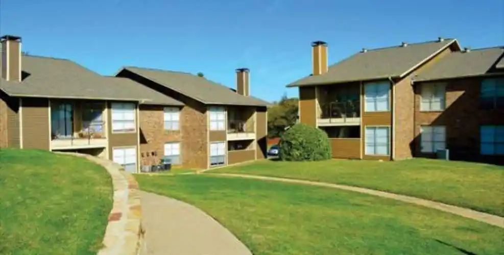 Rental by Apartment Wolf | Autumn Breeze Apartments | 1679 S State Highway 121, Lewisville, TX 75067 | apartmentwolf.com