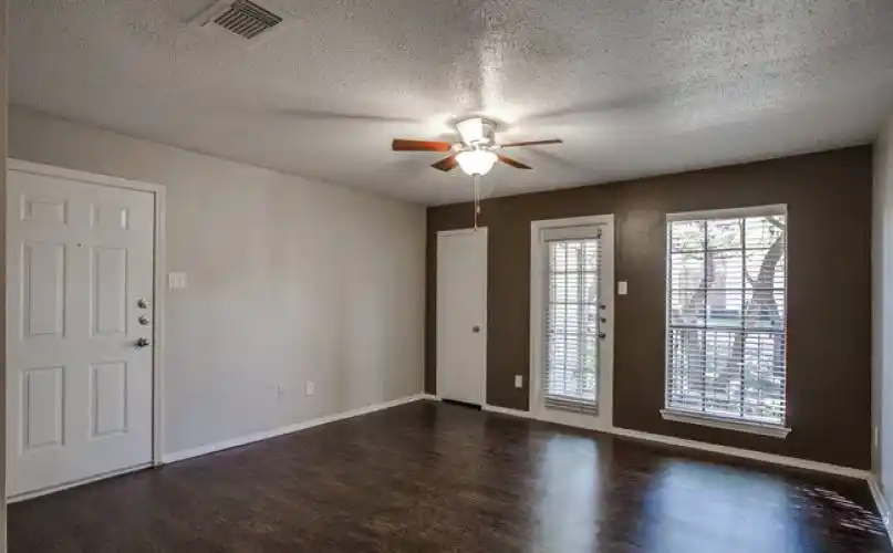 Rental by Apartment Wolf | Arbor Creek | 396 E Southwest Pky, Lewisville, TX 75067 | apartmentwolf.com