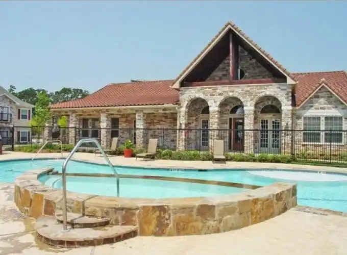 Rental by Apartment Wolf | Oakcreek | 2213 N Frazier St, Conroe, TX 77303 | apartmentwolf.com