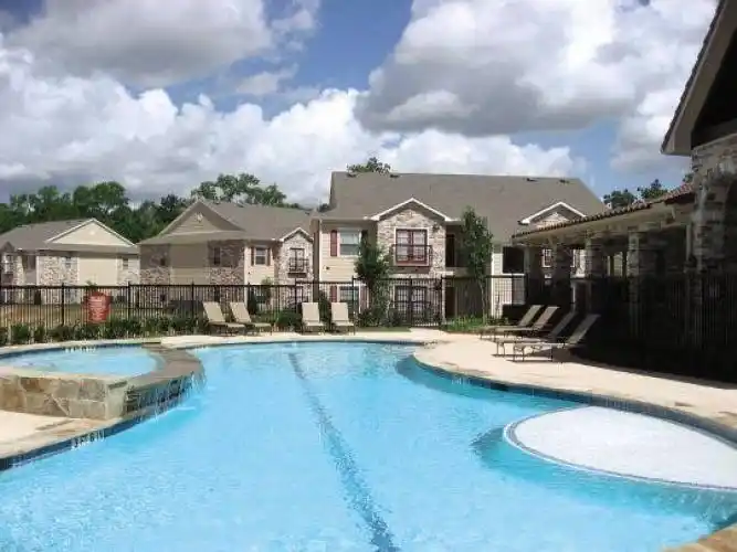 Rental by Apartment Wolf | Oakcreek | 2213 N Frazier St, Conroe, TX 77303 | apartmentwolf.com