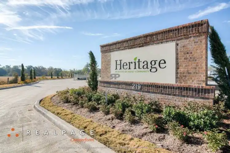 Rental by Apartment Wolf | The Villas at Heritage Seniors | 255 Flagship Blvd, Montgomery, TX 77316 | apartmentwolf.com