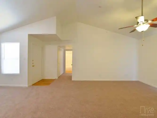 Rental by Apartment Wolf | Emerald Cove Apartments | 16700 Kuykendahl Rd, Houston, TX 77068 | apartmentwolf.com