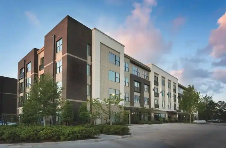 Rental by Apartment Wolf | Hanover Midtown Park | 8250 Meadow Rd, Dallas, TX 75231 | apartmentwolf.com