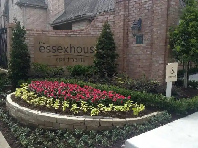 Rental by Apartment Wolf | The Essex House | 3919 Essex Ln, Houston, TX 77027 | apartmentwolf.com