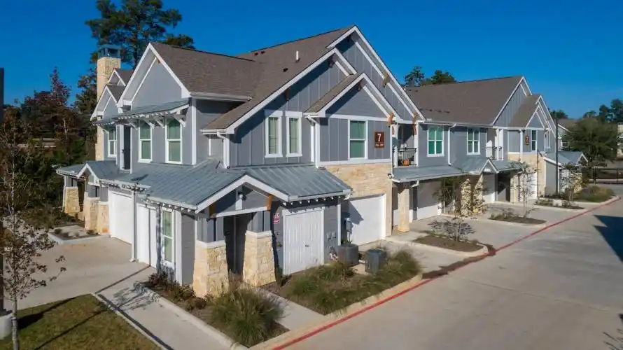 Rental by Apartment Wolf | Creekside Park | 26700 Kuykendahl Rd, The Woodlands, TX 77375 | apartmentwolf.com