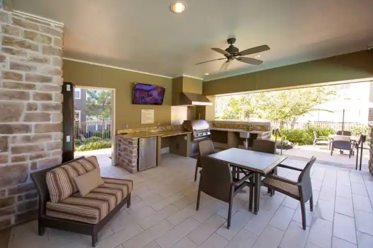 Rental by Apartment Wolf | The Woodlands Lodge | 2500 S Millbend Dr, The Woodlands, TX 77380 | apartmentwolf.com