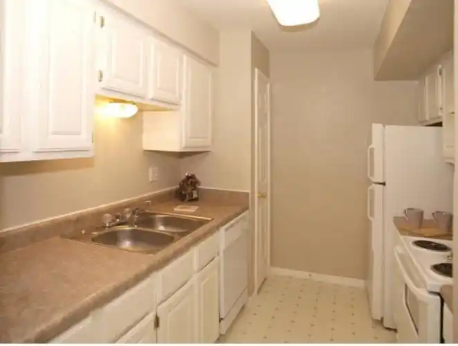 Rental by Apartment Wolf | Rockridge Bend | 770 Greens Rd, Houston, TX 77060 | apartmentwolf.com