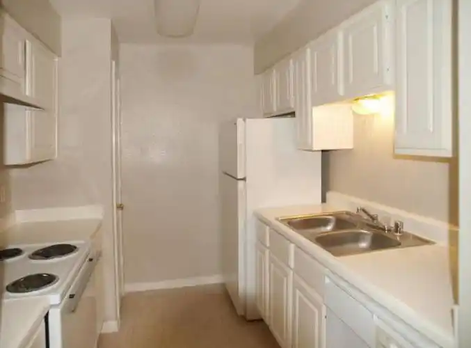 Rental by Apartment Wolf | Rockridge Bend | 770 Greens Rd, Houston, TX 77060 | apartmentwolf.com