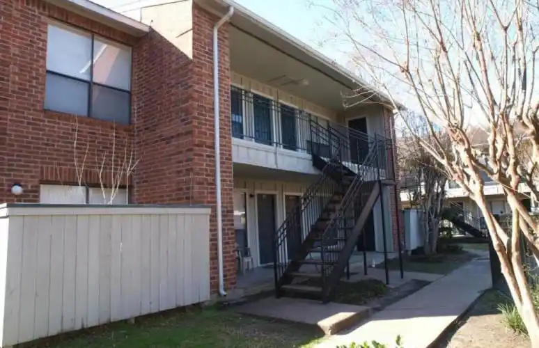 Rental by Apartment Wolf | Rockridge Bend | 770 Greens Rd, Houston, TX 77060 | apartmentwolf.com