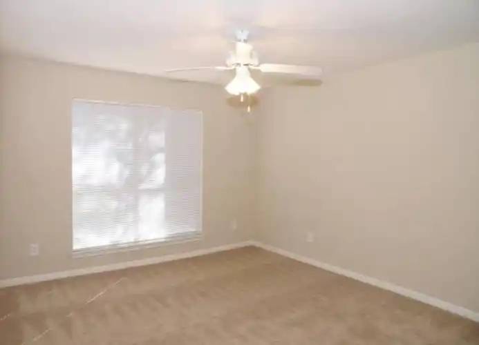 Rental by Apartment Wolf | Rockridge Bend | 770 Greens Rd, Houston, TX 77060 | apartmentwolf.com