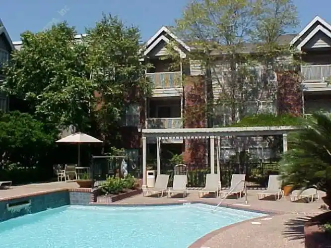 Rental by Apartment Wolf | Gables CityWalk | 2828 Greenbriar St, Houston, TX 77098 | apartmentwolf.com