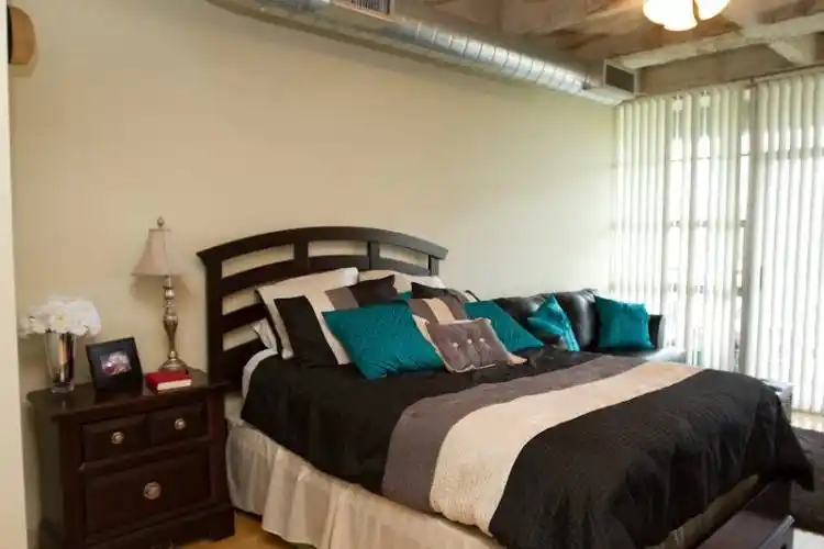 Rental by Apartment Wolf | 230 West Alabama Apartments | 230 W Alabama St, Houston, TX 77006 | apartmentwolf.com