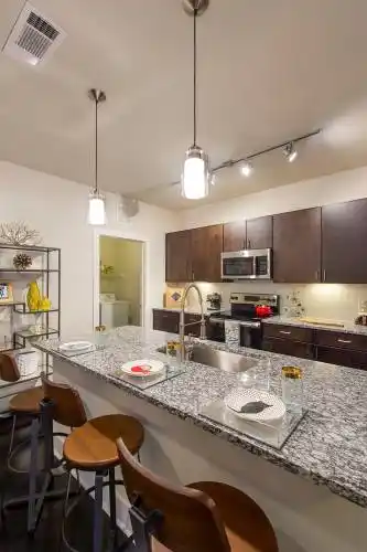 Rental by Apartment Wolf | Jefferson Heights | 1520 N Memorial Way, Houston, TX 77007 | apartmentwolf.com