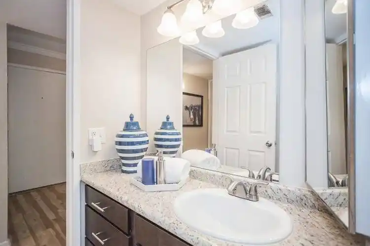 Rental by Apartment Wolf | Park at Voss | 2424 S Voss Rd, Houston, TX 77057 | apartmentwolf.com