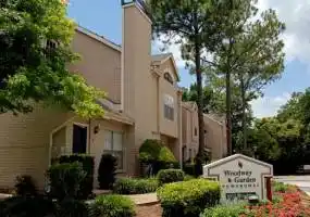 Rental by Apartment Wolf | Woodway Garden | 8003 Woodway Dr, Houston, TX 77063 | apartmentwolf.com