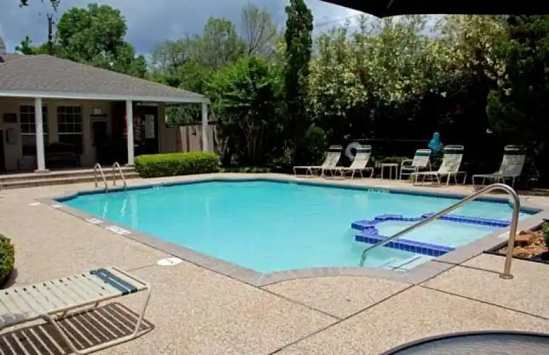 Rental by Apartment Wolf | Woodway Garden | 8003 Woodway Dr, Houston, TX 77063 | apartmentwolf.com