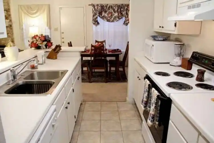 Rental by Apartment Wolf | Woodway Garden | 8003 Woodway Dr, Houston, TX 77063 | apartmentwolf.com