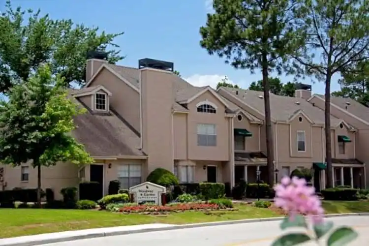 Rental by Apartment Wolf | Woodway Garden | 8003 Woodway Dr, Houston, TX 77063 | apartmentwolf.com