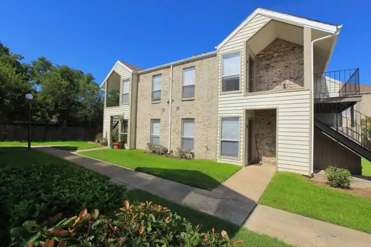 Rental by Apartment Wolf | Calder Square | 1111 W Main St, League City, TX 77573 | apartmentwolf.com