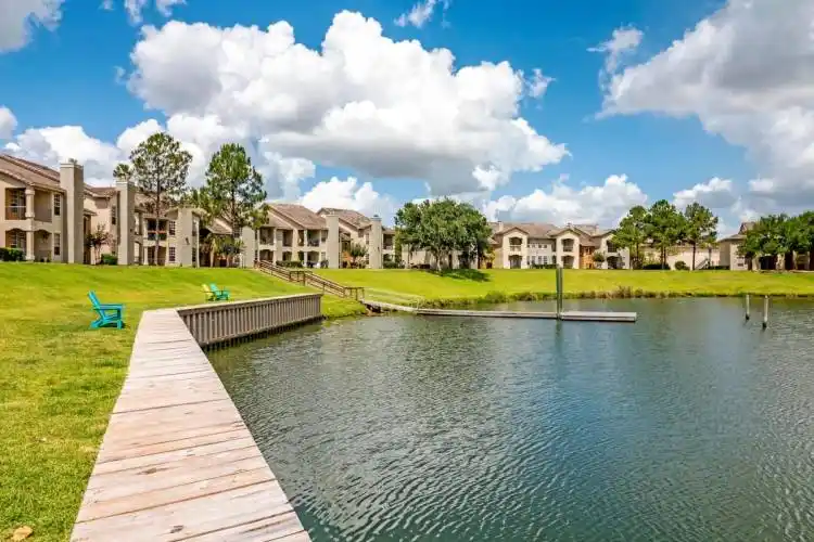 Rental by Apartment Wolf | Signature Point Apartment Homes | 1 Signature Point Dr, League City, TX 77573 | apartmentwolf.com