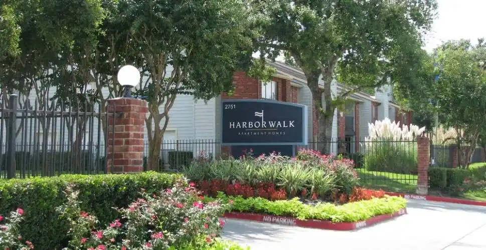 Rental by Apartment Wolf | Harbor Walk Apartment Homes | 2751 FM 518 Rd E, League City, TX 77573 | apartmentwolf.com