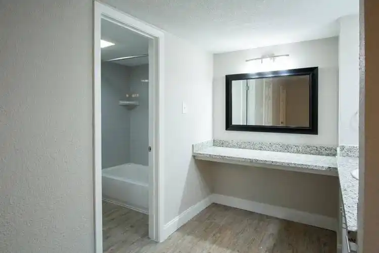 Rental by Apartment Wolf | Hollister Apartments | 810 Deats Rd, Dickinson, TX 77539 | apartmentwolf.com