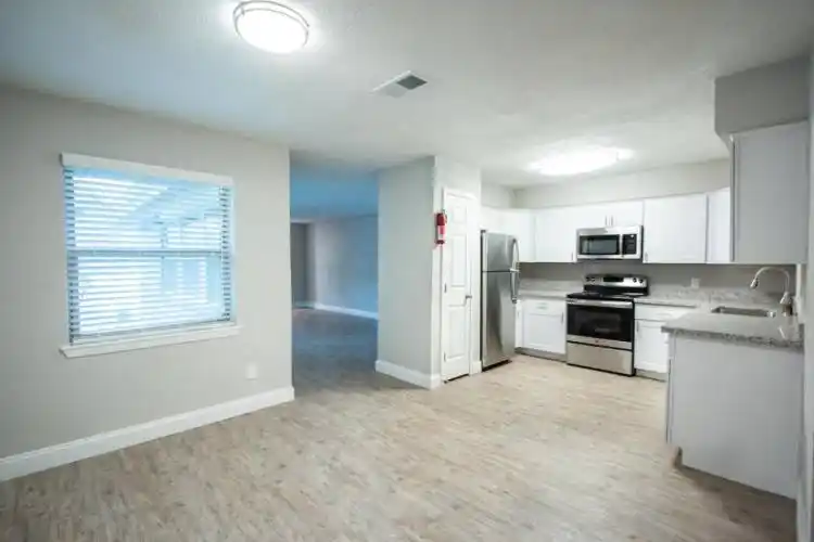 Rental by Apartment Wolf | Hollister Apartments | 810 Deats Rd, Dickinson, TX 77539 | apartmentwolf.com