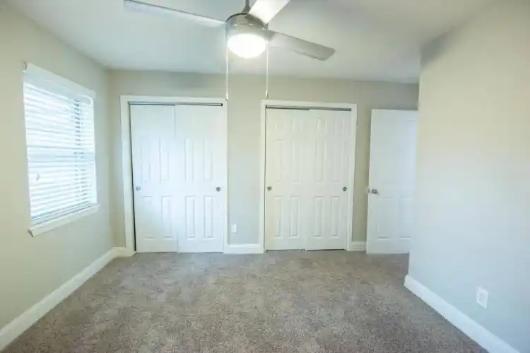 Rental by Apartment Wolf | Hollister Apartments | 810 Deats Rd, Dickinson, TX 77539 | apartmentwolf.com