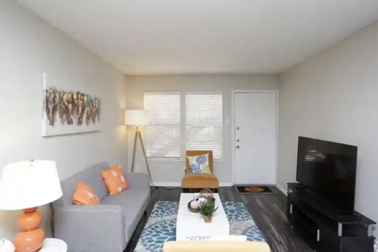 Rental by Apartment Wolf | Envue Square | 123 Winkler Dr, Houston, TX 77087 | apartmentwolf.com