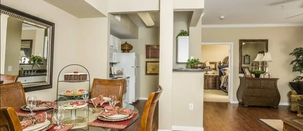 Rental by Apartment Wolf | The Broadwater | 5045 Crenshaw Rd, Pasadena, TX 77505 | apartmentwolf.com