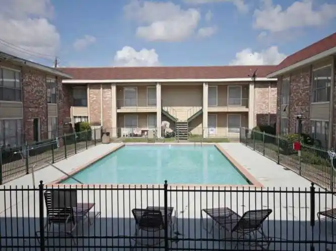 Rental by Apartment Wolf | Lakeside Forest | 1251 Wilcrest Dr, Houston, TX 77042 | apartmentwolf.com