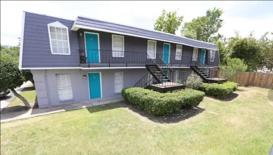 Rental by Apartment Wolf | La Plaza Apartments | 1350 Witte Rd, Houston, TX 77055 | apartmentwolf.com