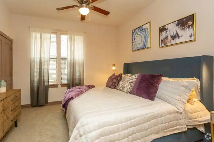 Rental by Apartment Wolf | Upper Kirby | 2305 W Alabama St | apartmentwolf.com