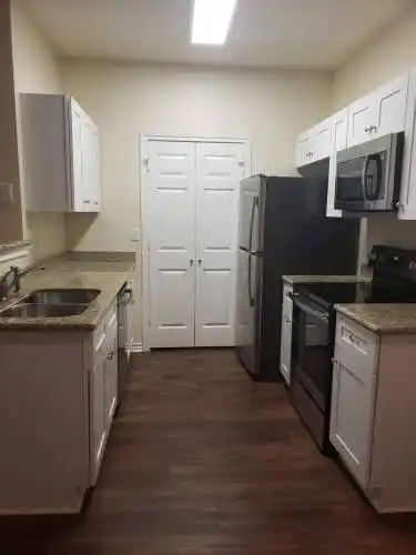 Rental by Apartment Wolf | Lakebridge I & II | 300 Woerner Rd, Houston, TX 77090 | apartmentwolf.com